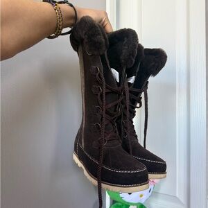 Women’s brown beige snow boots